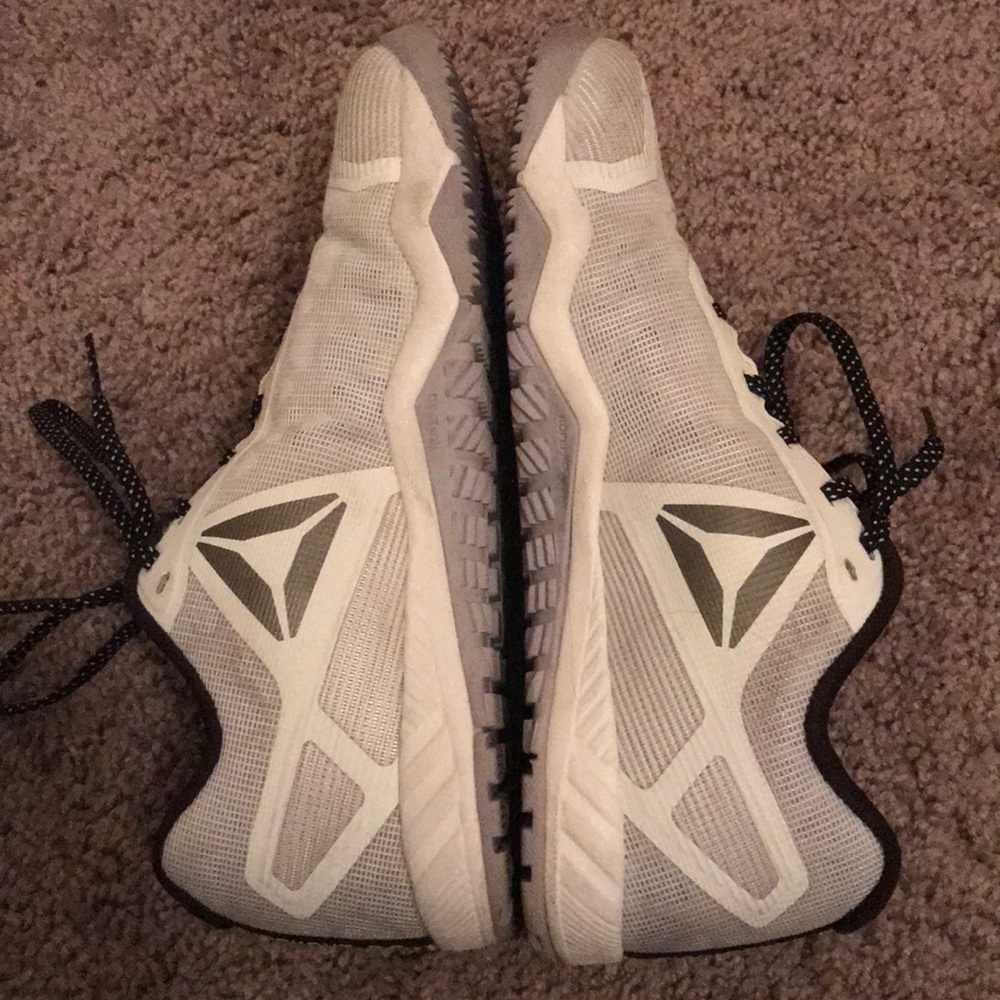 Lifting shoes